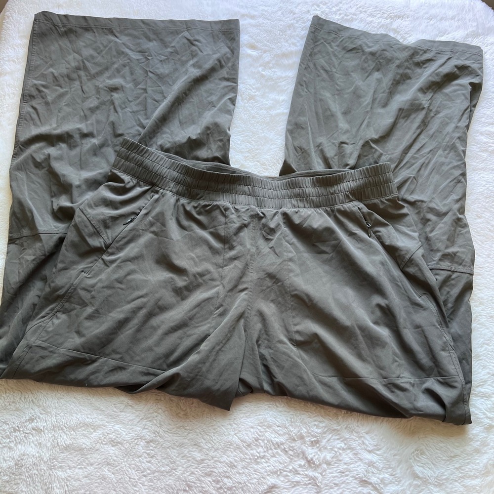 Lululemon Stretch High-Rise Wide-Leg Pant 14 Dark Olive Green LW5FFBS Relaxed
